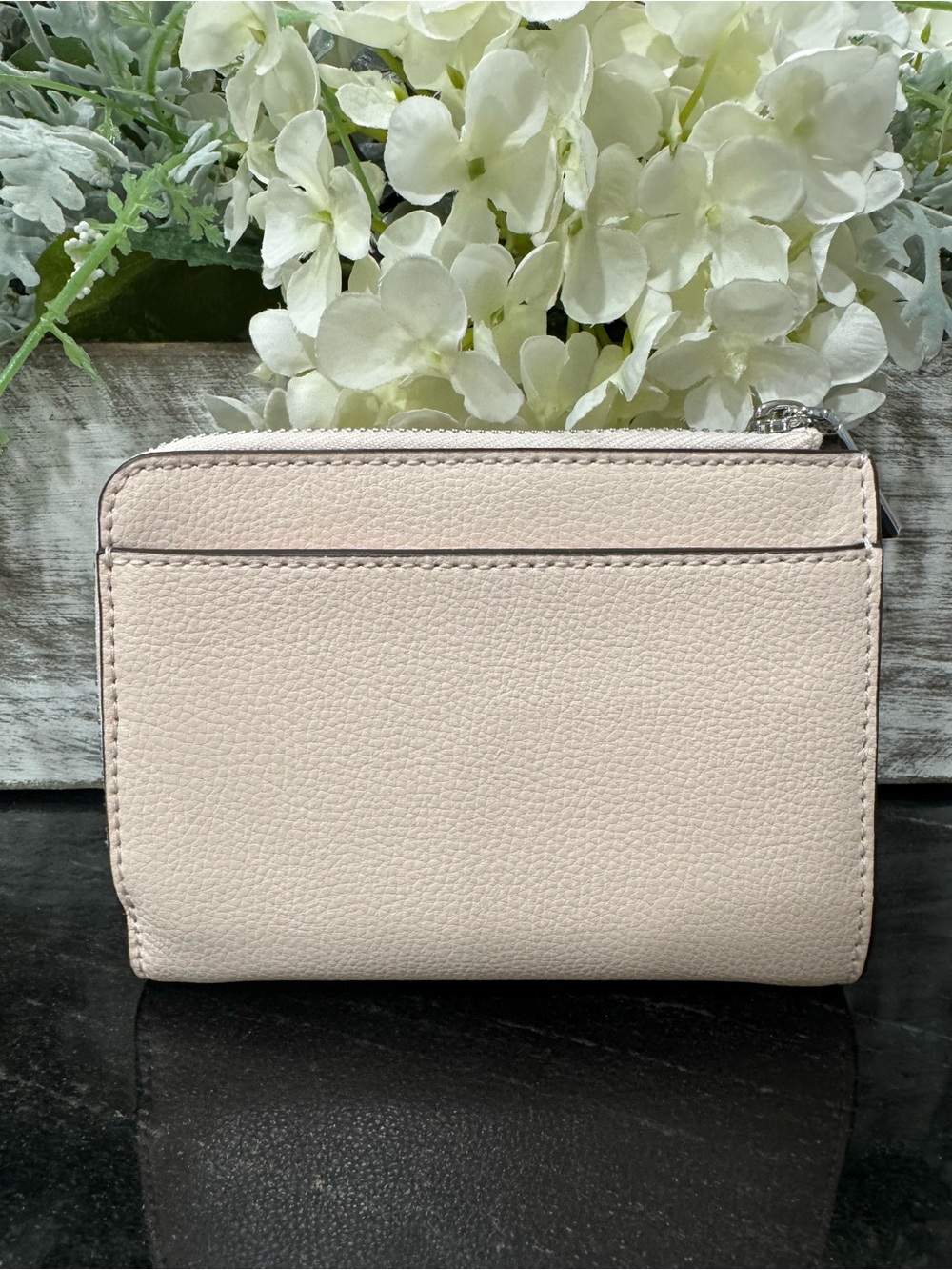 🍃🌼 Kate Spade Floral Small L Zip Wallet in Fresh Peach Multi - Picture 2 of 11